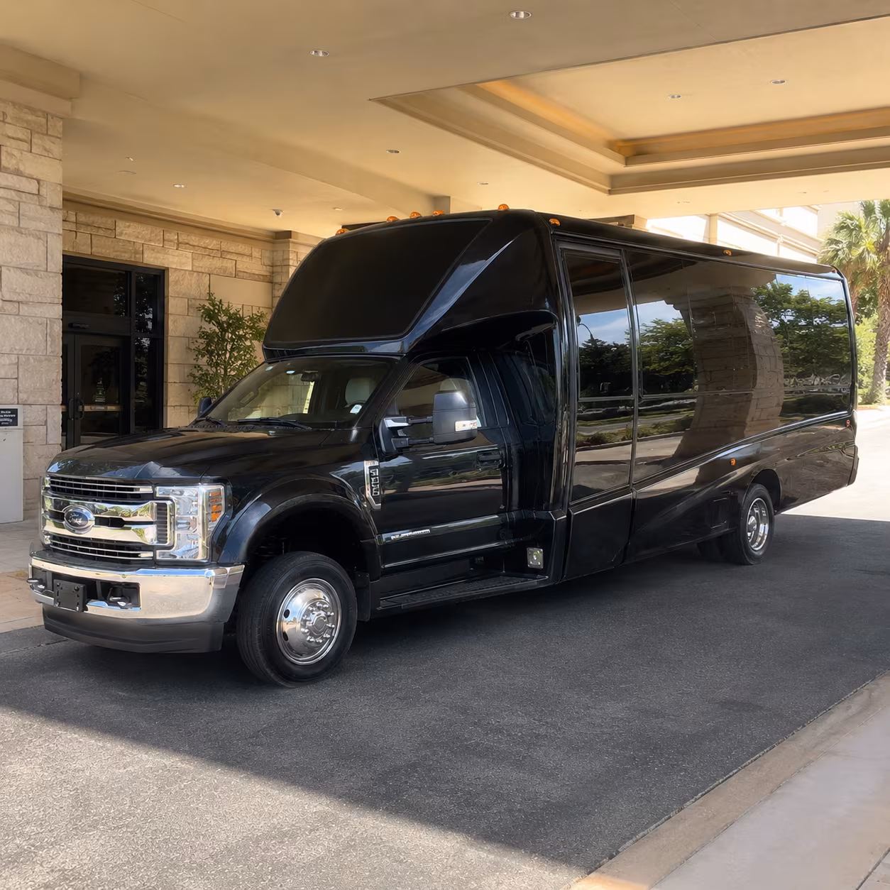 Dallas Winery Tour & Pub Crawl Transportation